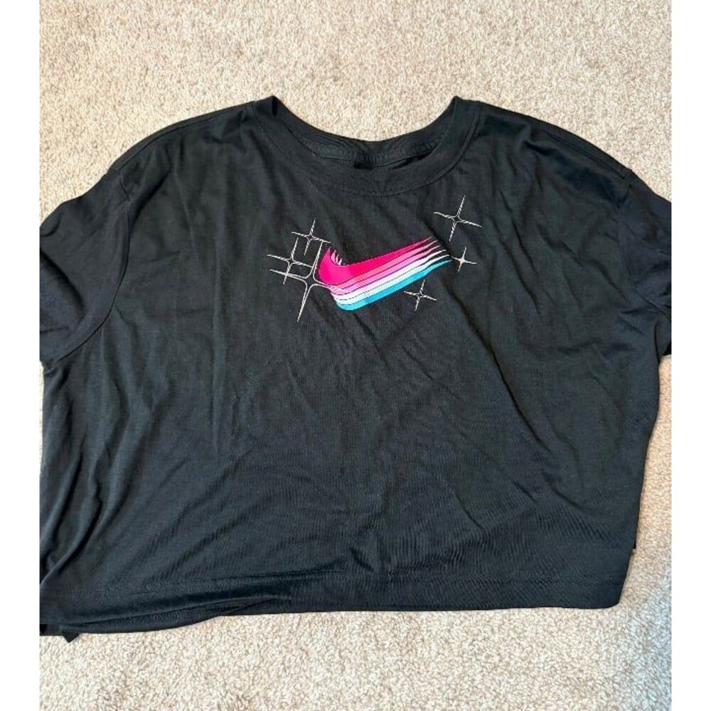 Nike Loose Fit Cropped Black Sparkle Swoosh Tee